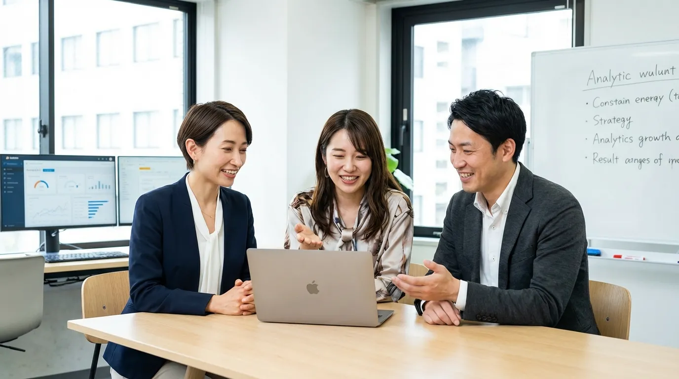 ビジネスチームがオフィスで協力して働く様子